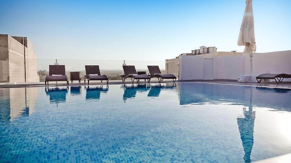 Sliema Tigne Suites