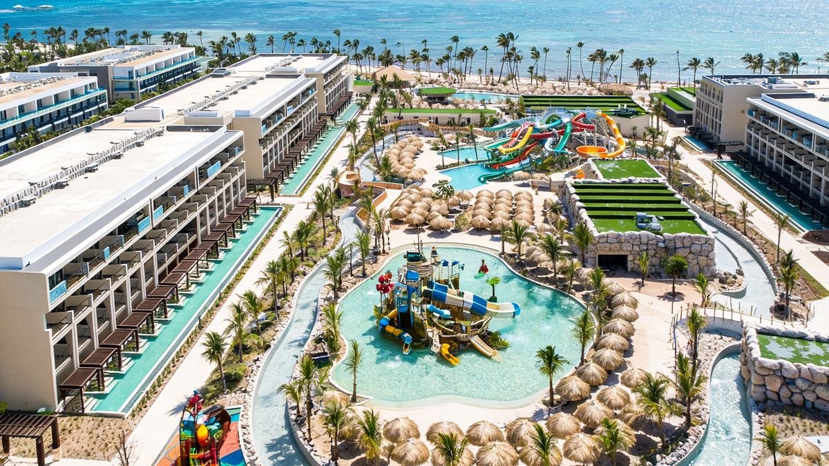Serenade Caribe Club Family & Beach Resort