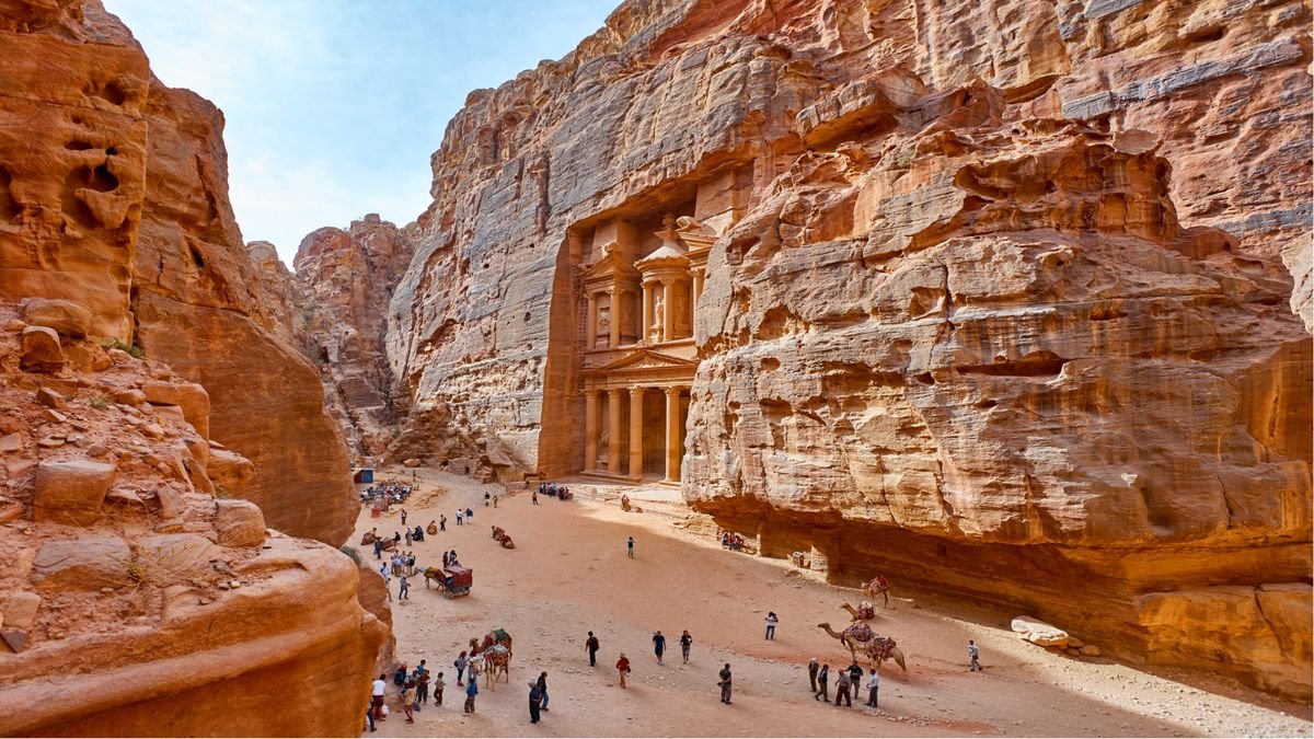 
Petra