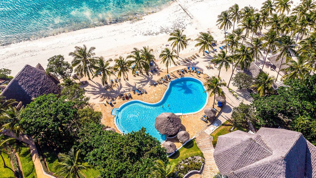Hotel Karafuu Beach Resort & Spa