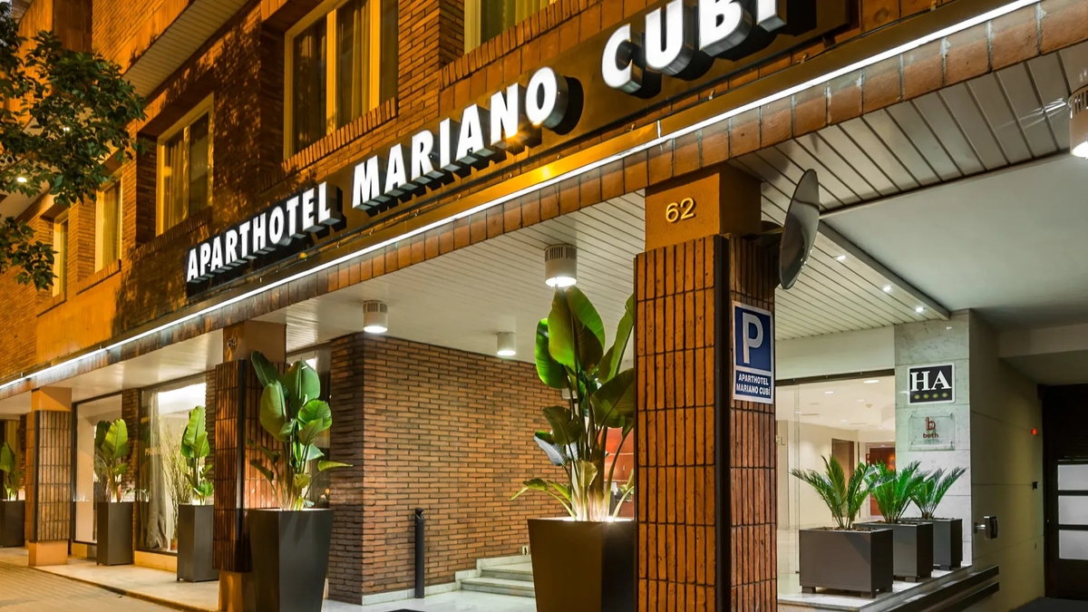 Aparthotel Mariano Cubi