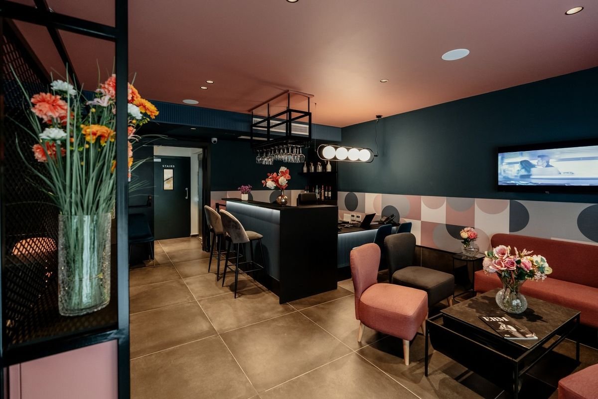 Hotel Eleven By Warren Collection