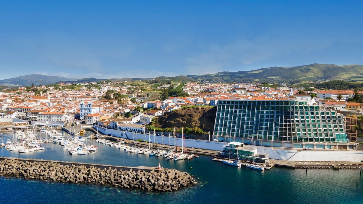 Hotel Angra Marina
