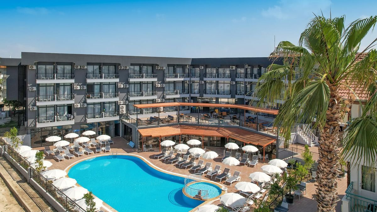 Hotel Clover Magic Park Side