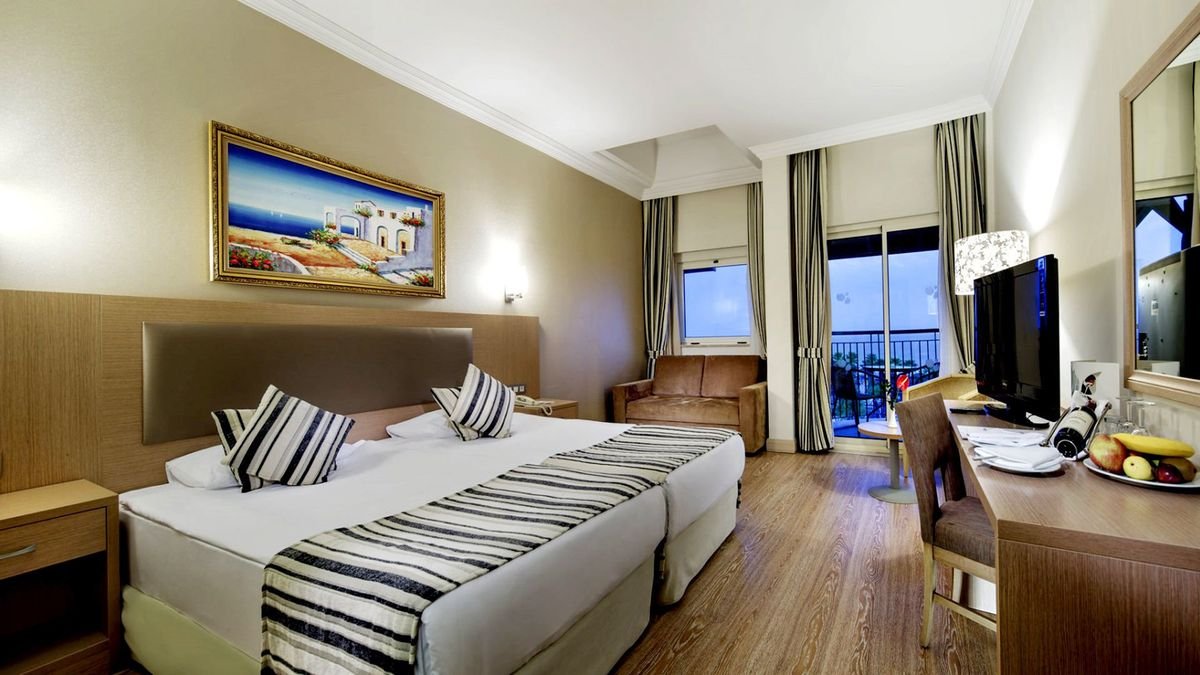 Hotel Crystal Tat Beach