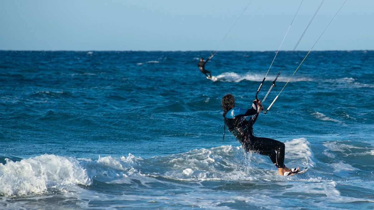 Surfing, windsurfing i kitesurfing