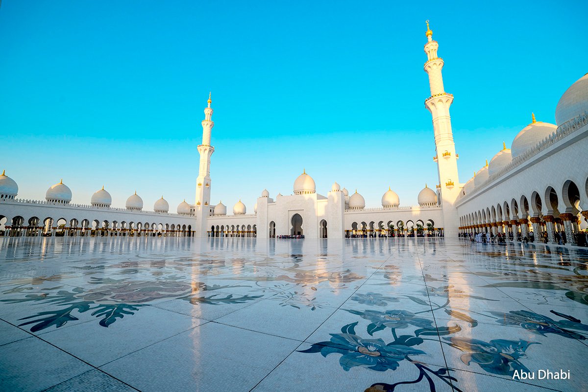 Wieżowce i karawany