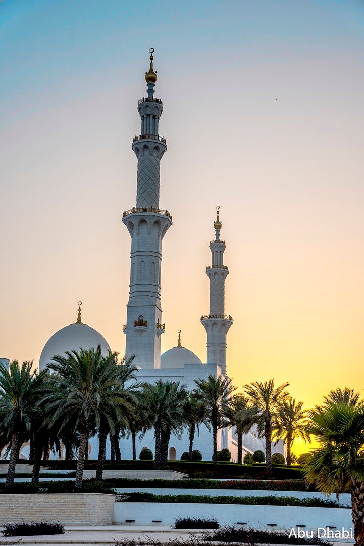 Wieżowce i karawany