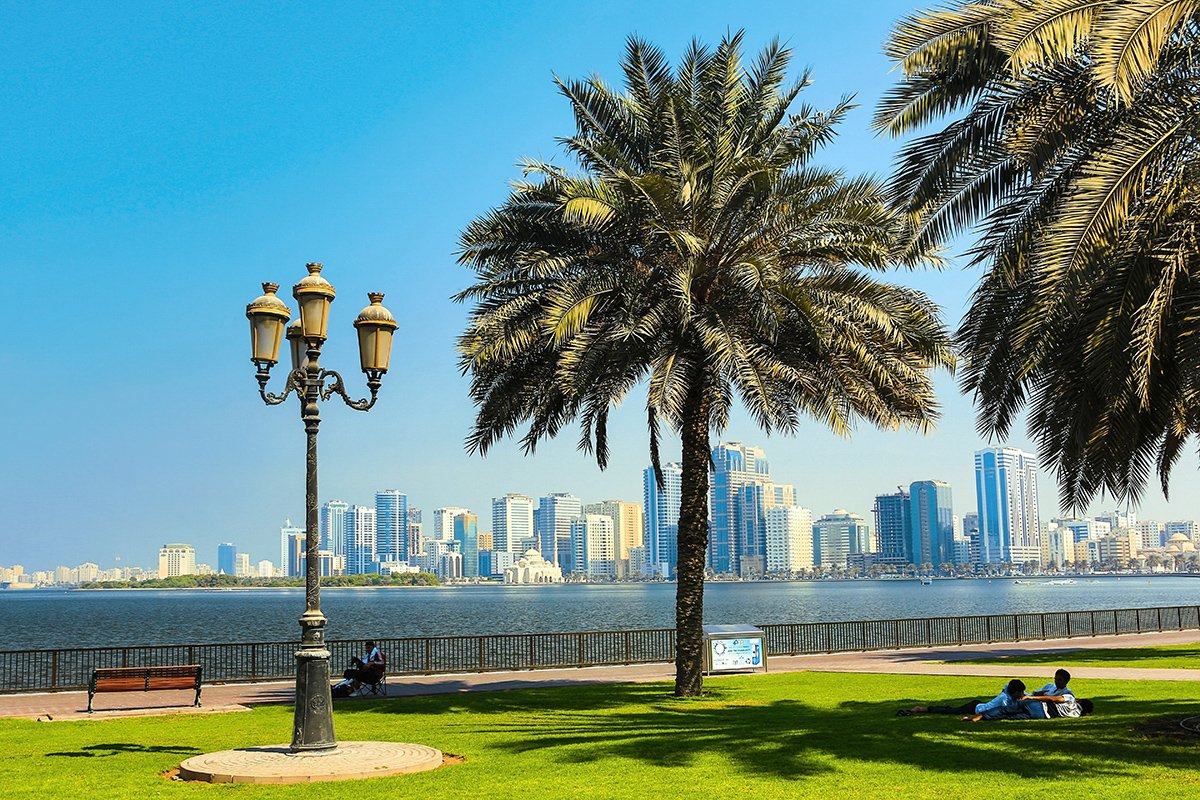 Wieżowce i karawany