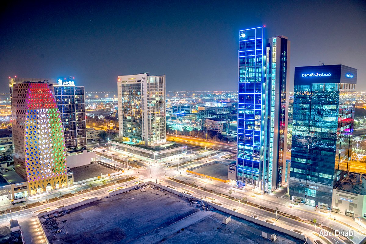 Wieżowce i karawany