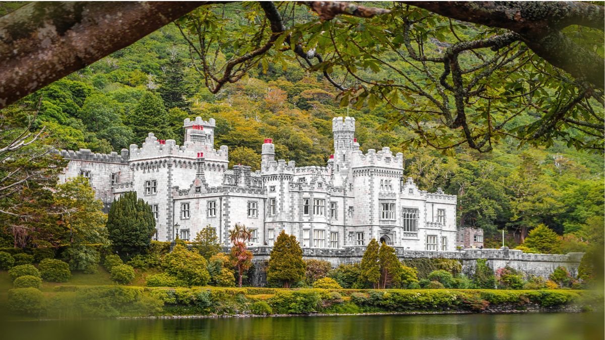  Kylemore Abbey