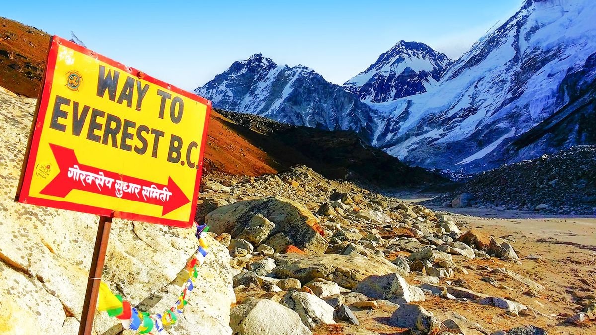 Trekking do bazy pod Everestem