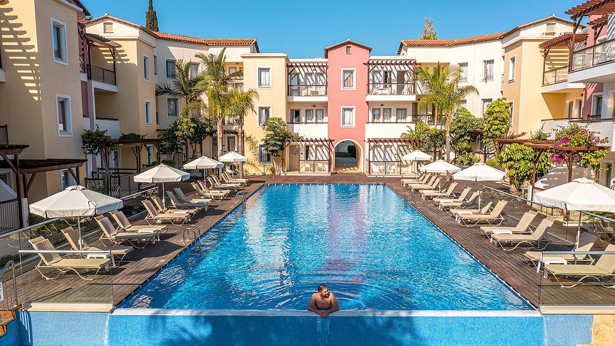 Hotel Louis Althea Beach