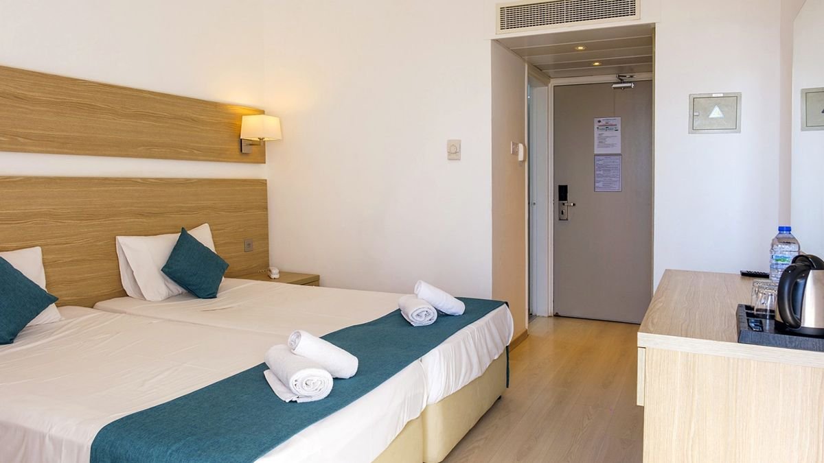 Hotel Kapetanios Bay