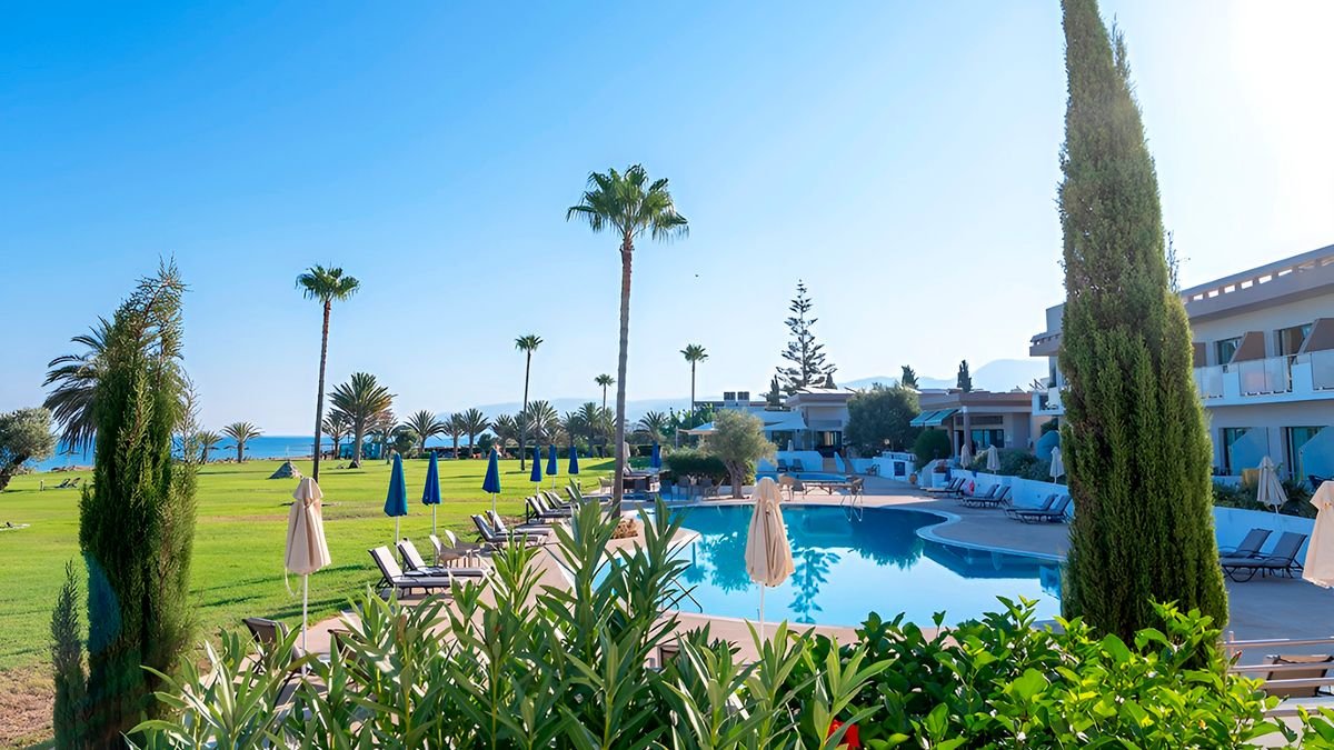 Natura Beach Hotel & Villas