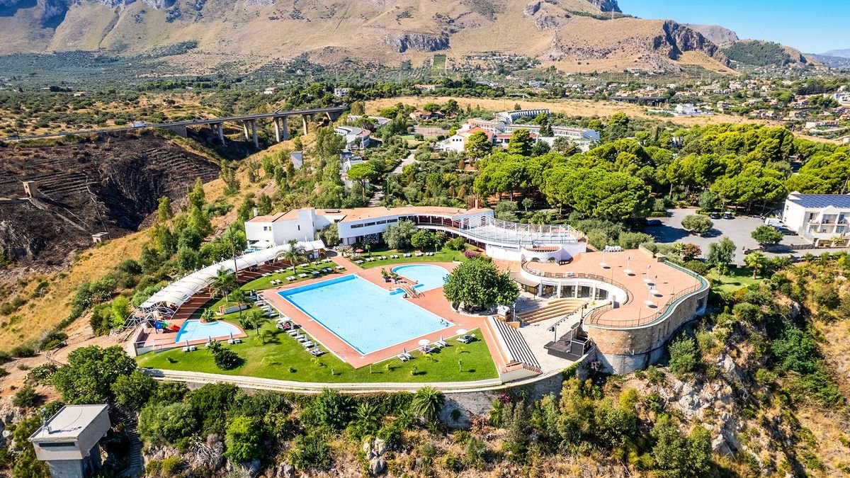 Hotel & Resort Torre Normanna