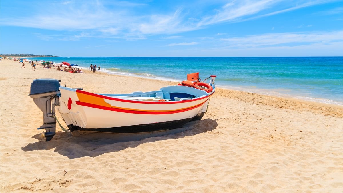  Praia de Armação de Pêra
