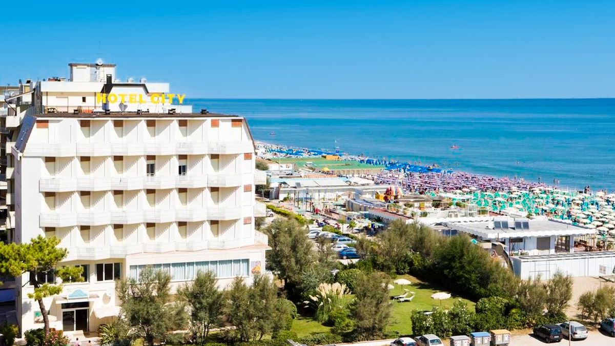 Hotel City Beach Resort