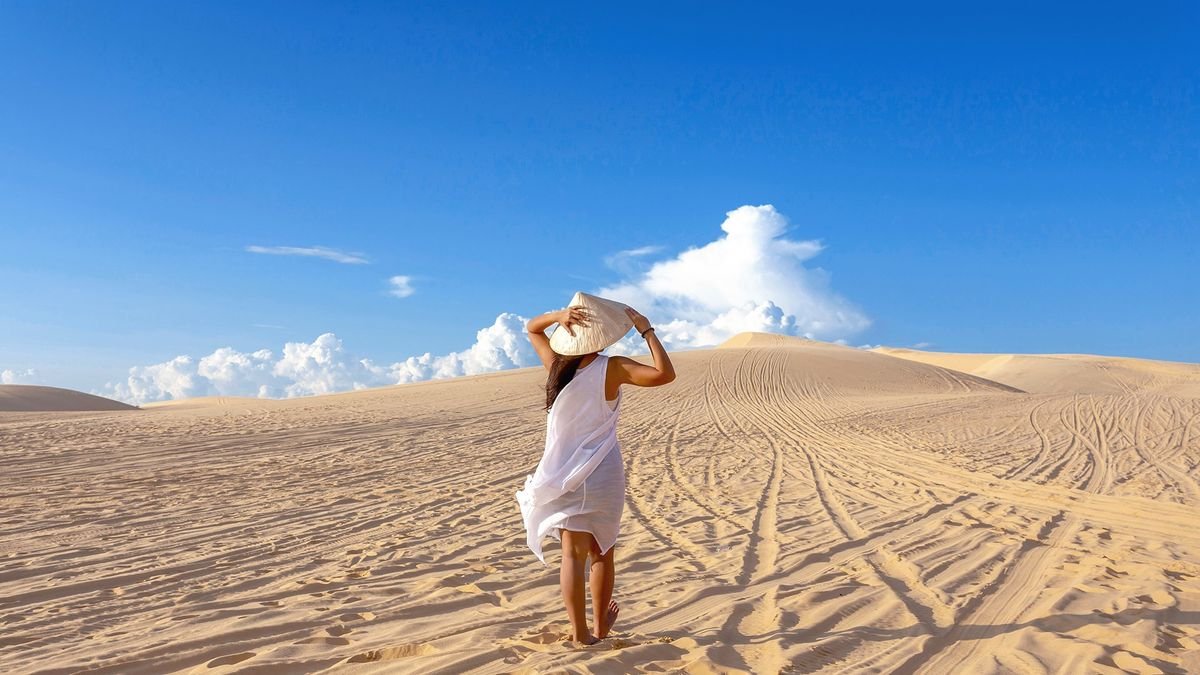 Gwarny Sajgon i rajskie plaże