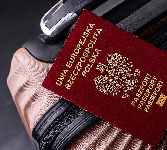 Jak wyrobić paszport w Polsce? – dokumenty, opłaty, czas oczekiwania