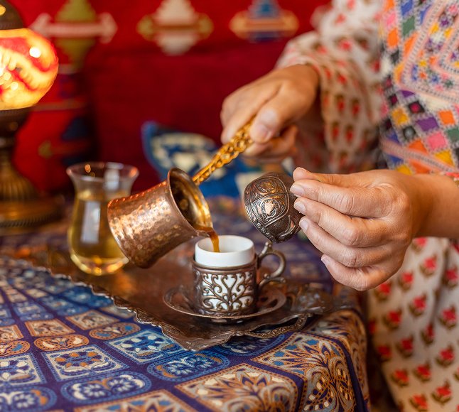 Turecka herbata i kawa – poznaj filary tureckiej gościnności