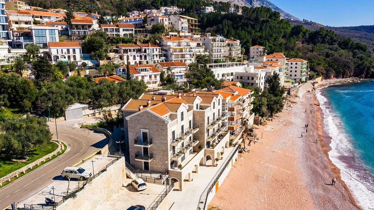 Hotel California by Aycon