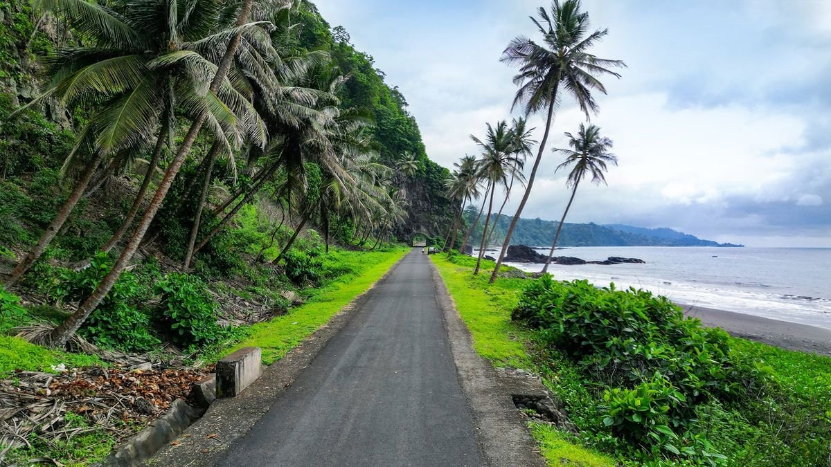 Wyspa Świętego Tomasza – między równikiem a oceanem