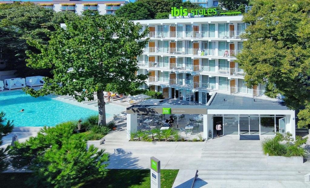 Ibis Styles Roomer Golden Sands
