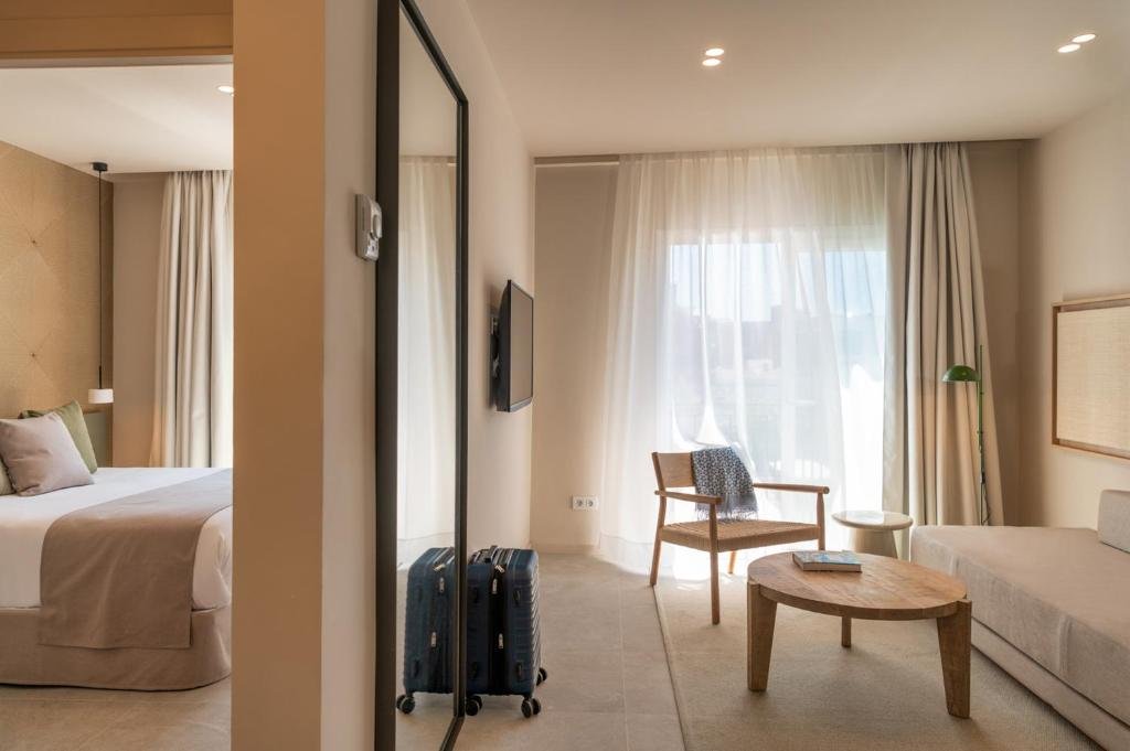 AQUA Hotel Bertran Park