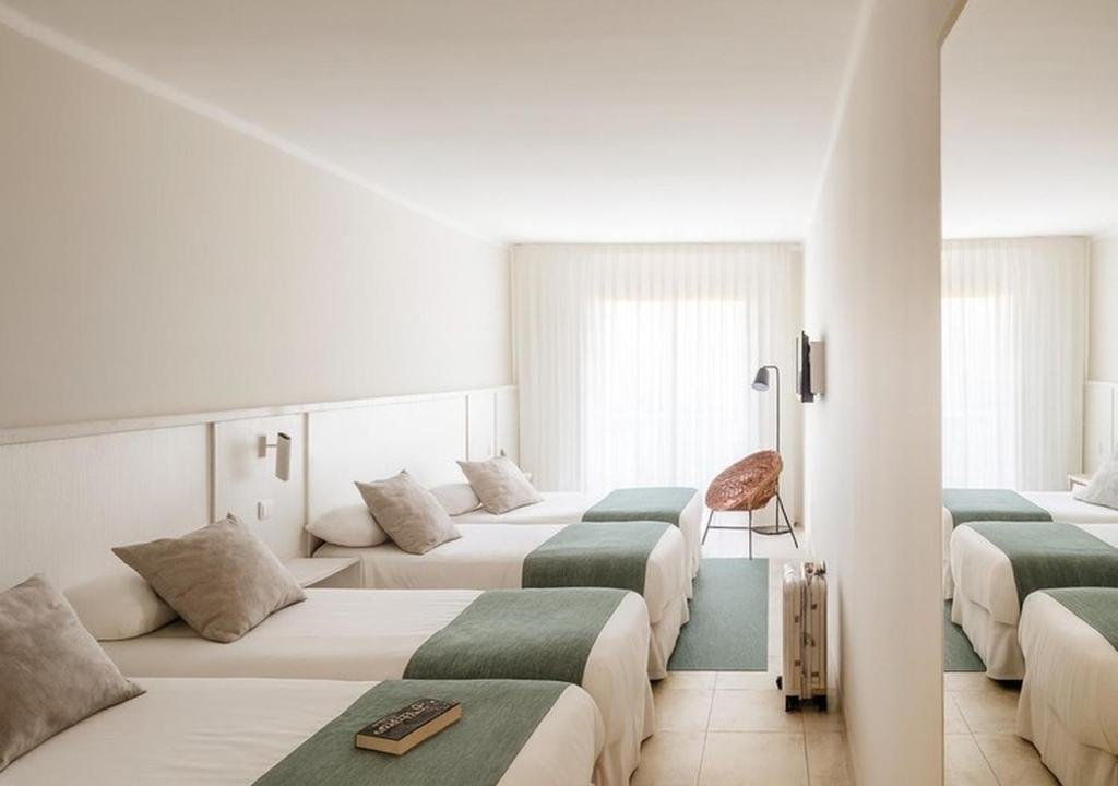 AQUA Hotel Bertran Park