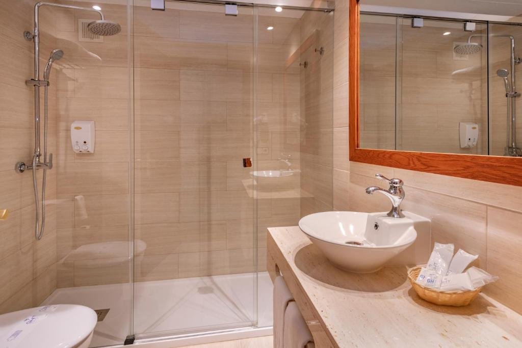Hotel GHT Neptuno