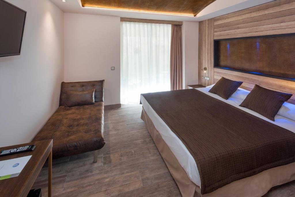 Hotel GHT Neptuno
