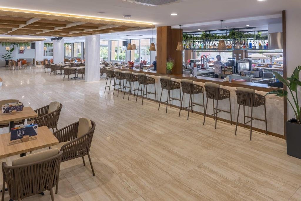 Hotel GHT Oasis Tossa & SPA