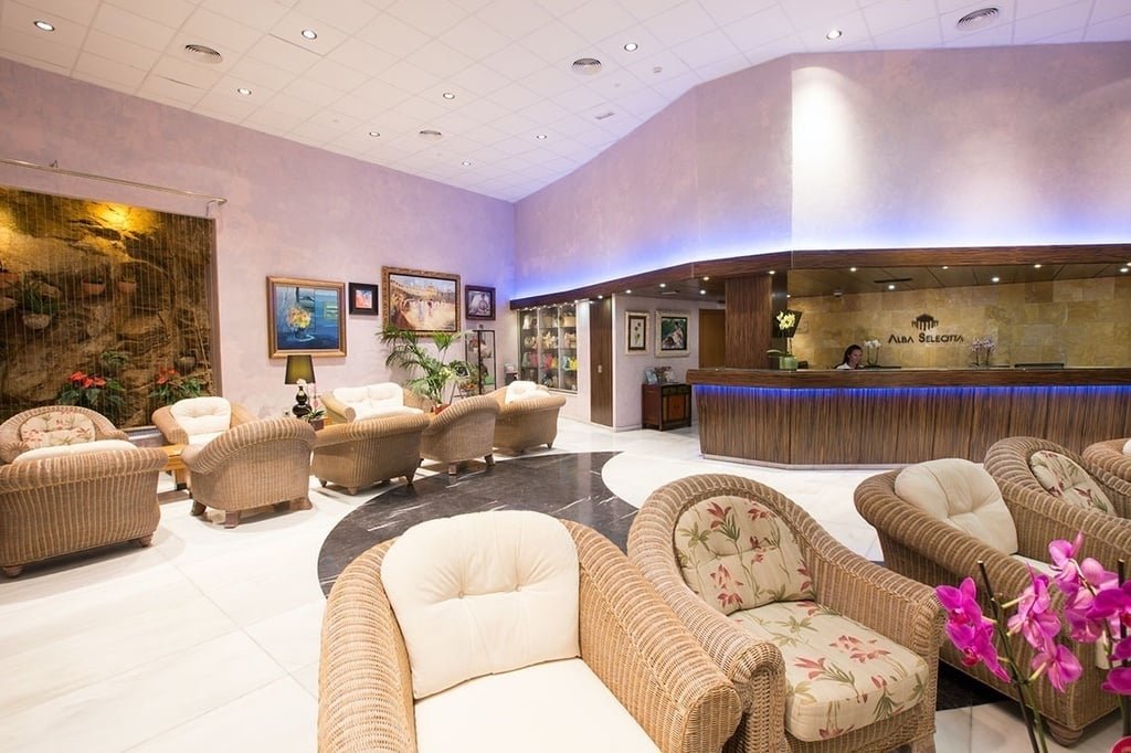 Hotel Alba Seleqtta