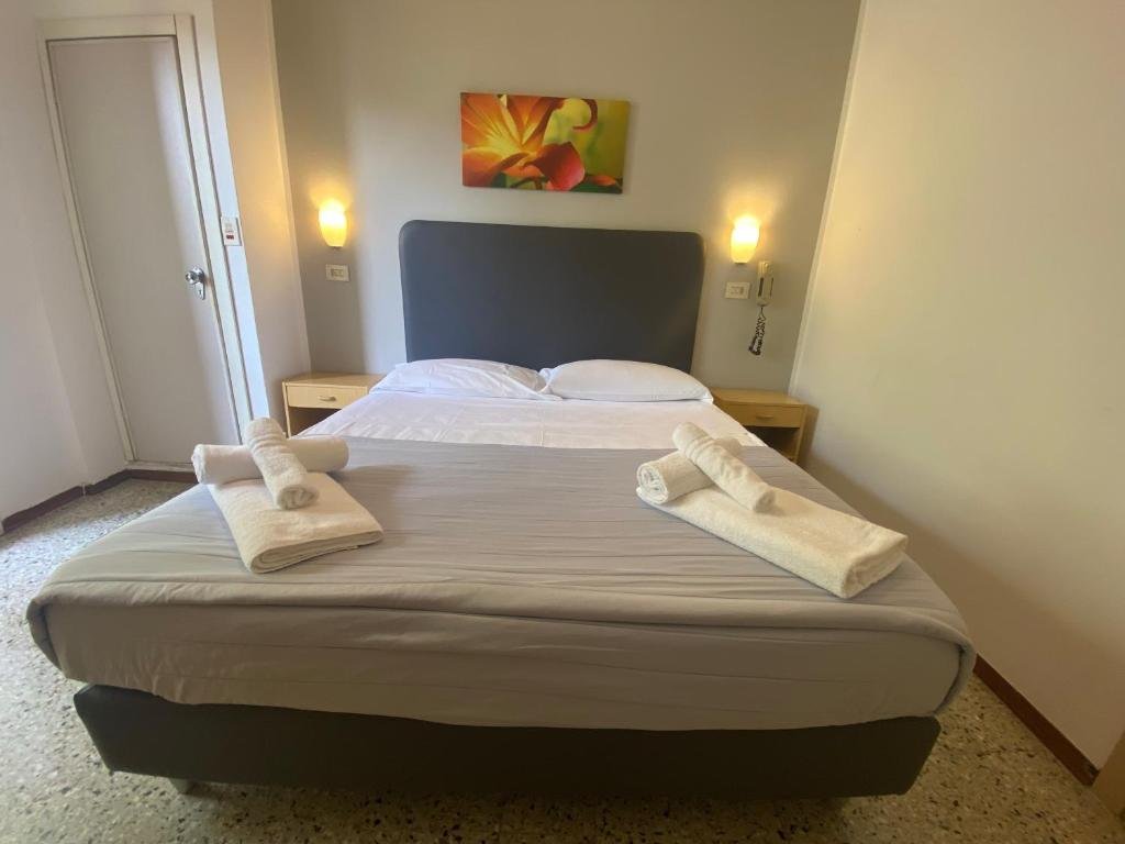 Hotel Ausonia B&B