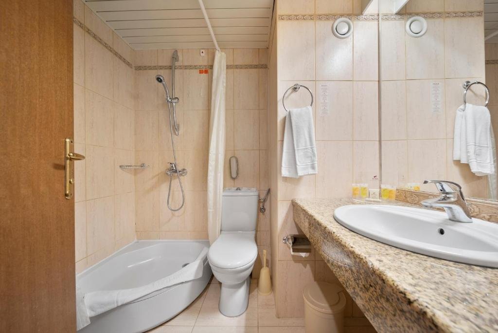 HVD Riviera Beach Hotel
