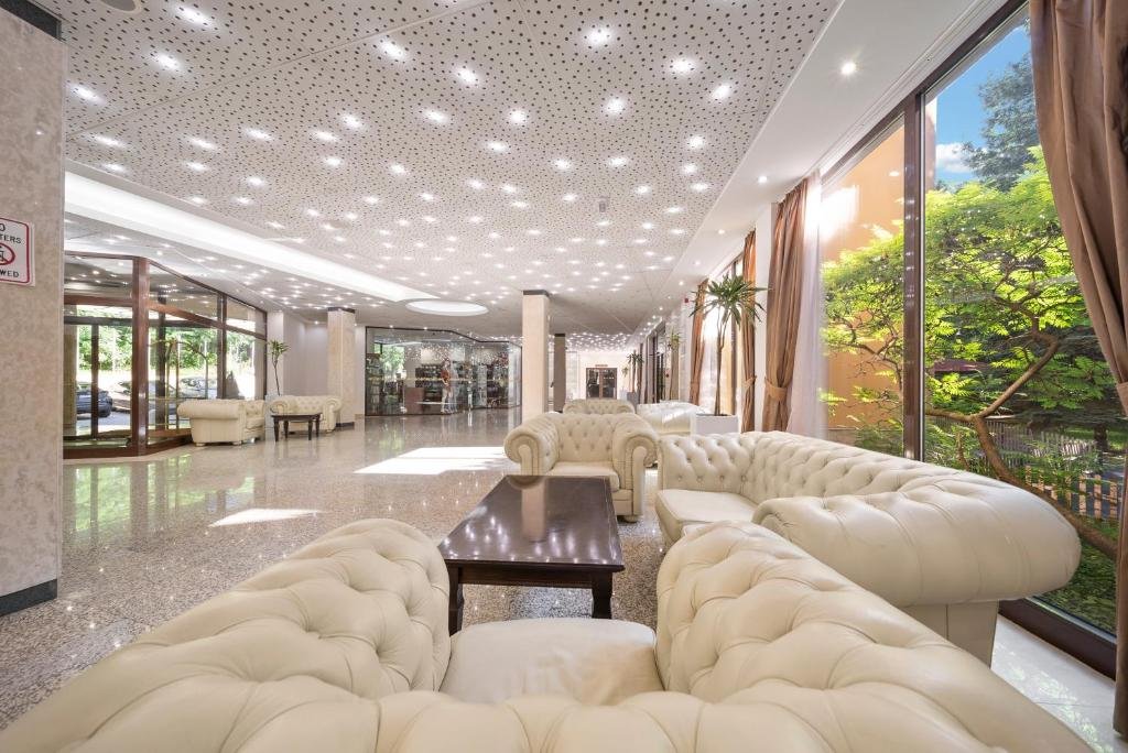 HVD Riviera Beach Hotel