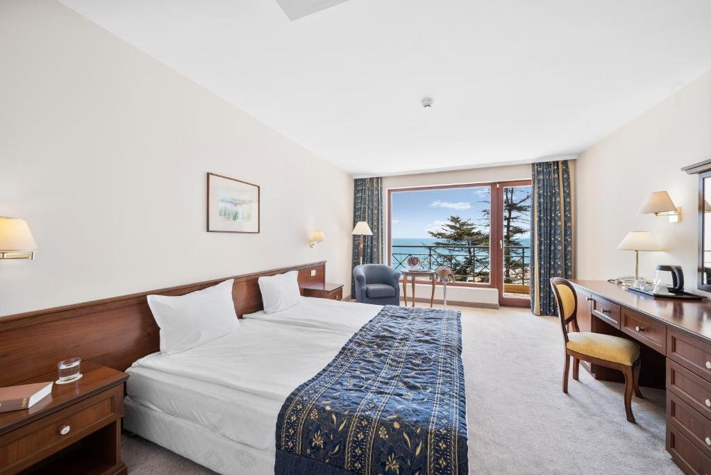 HVD Riviera Beach Hotel