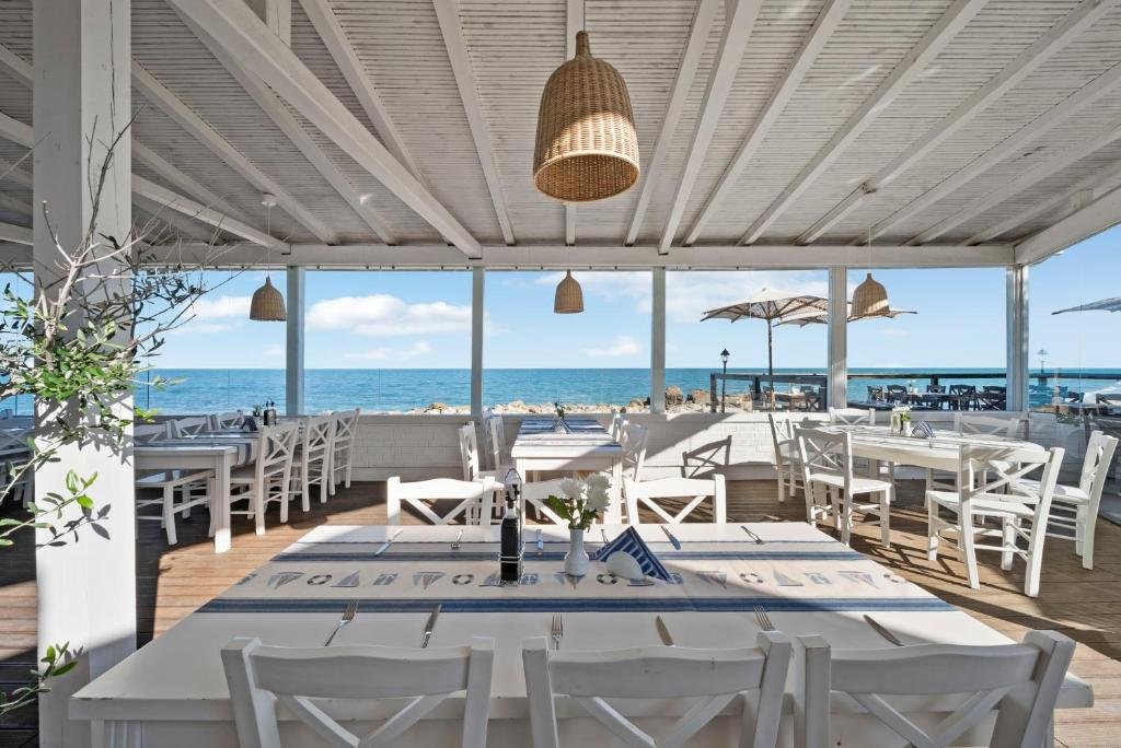 HVD Riviera Beach Hotel