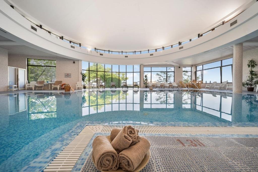 HVD Riviera Beach Hotel