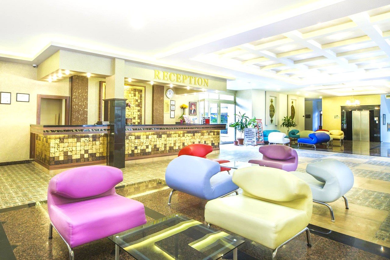 HOTEL KLEOPATRA ROYAL PALM 14 – 19 LAT