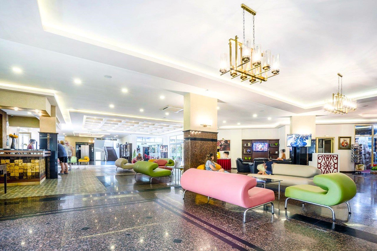 HOTEL KLEOPATRA ROYAL PALM 14 – 19 LAT