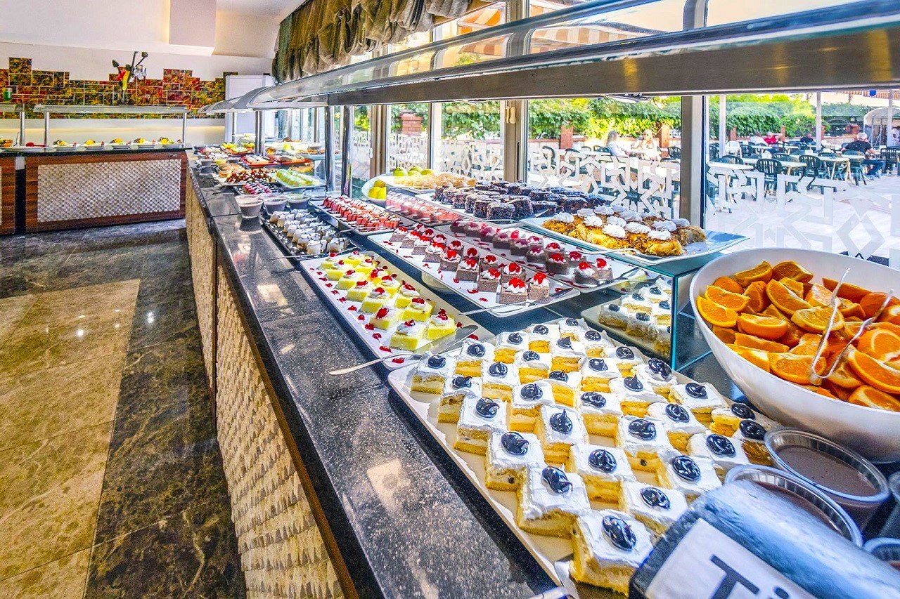HOTEL KLEOPATRA ROYAL PALM 14 – 19 LAT