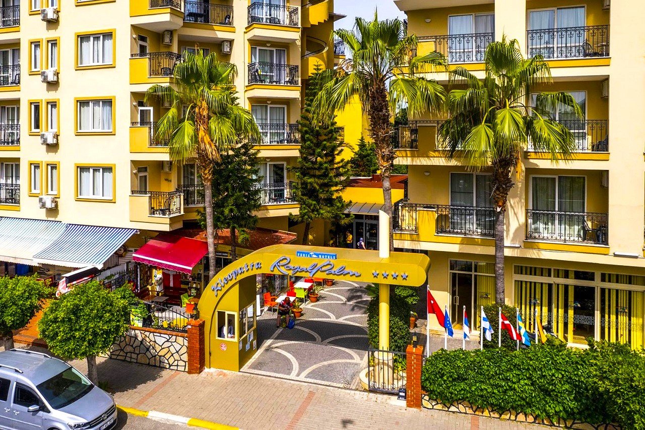 HOTEL KLEOPATRA ROYAL PALM 14 – 19 LAT