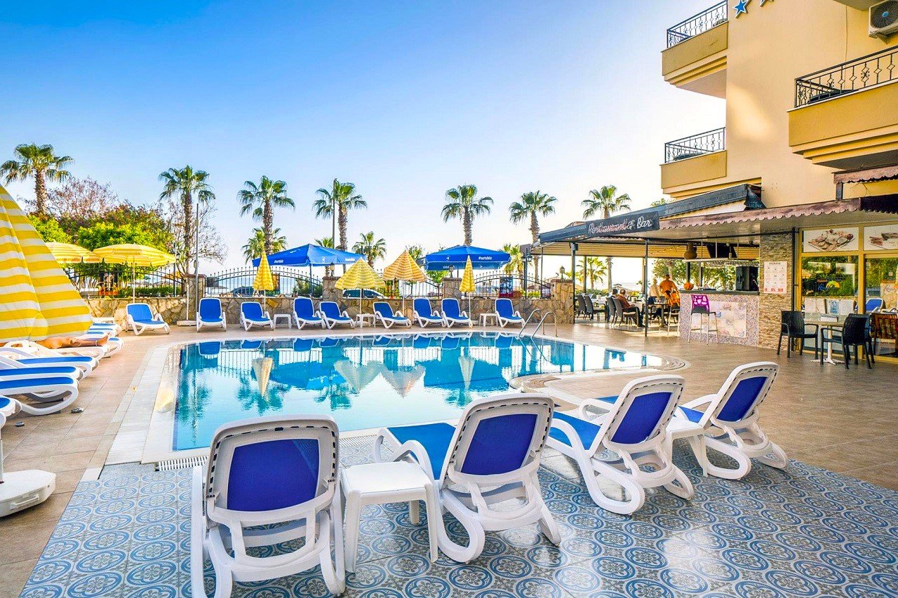 HOTEL KLEOPATRA ROYAL PALM 14 – 19 LAT