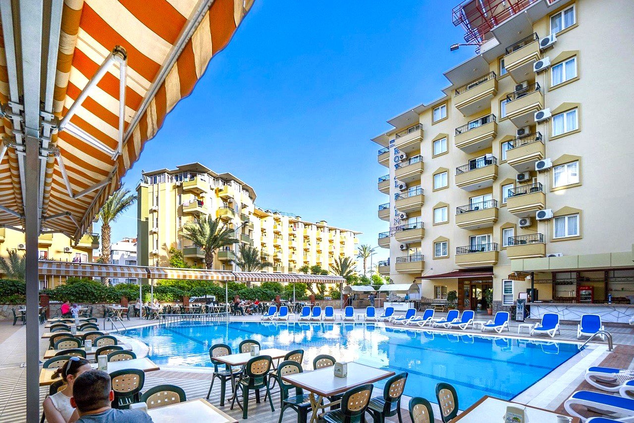 HOTEL KLEOPATRA ROYAL PALM 14 – 19 LAT