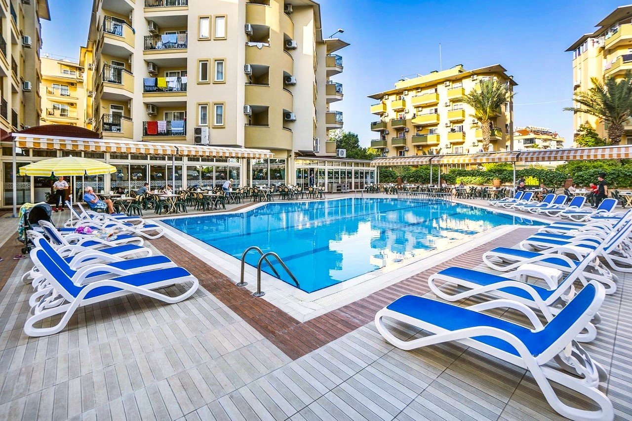 HOTEL KLEOPATRA ROYAL PALM 14 – 19 LAT