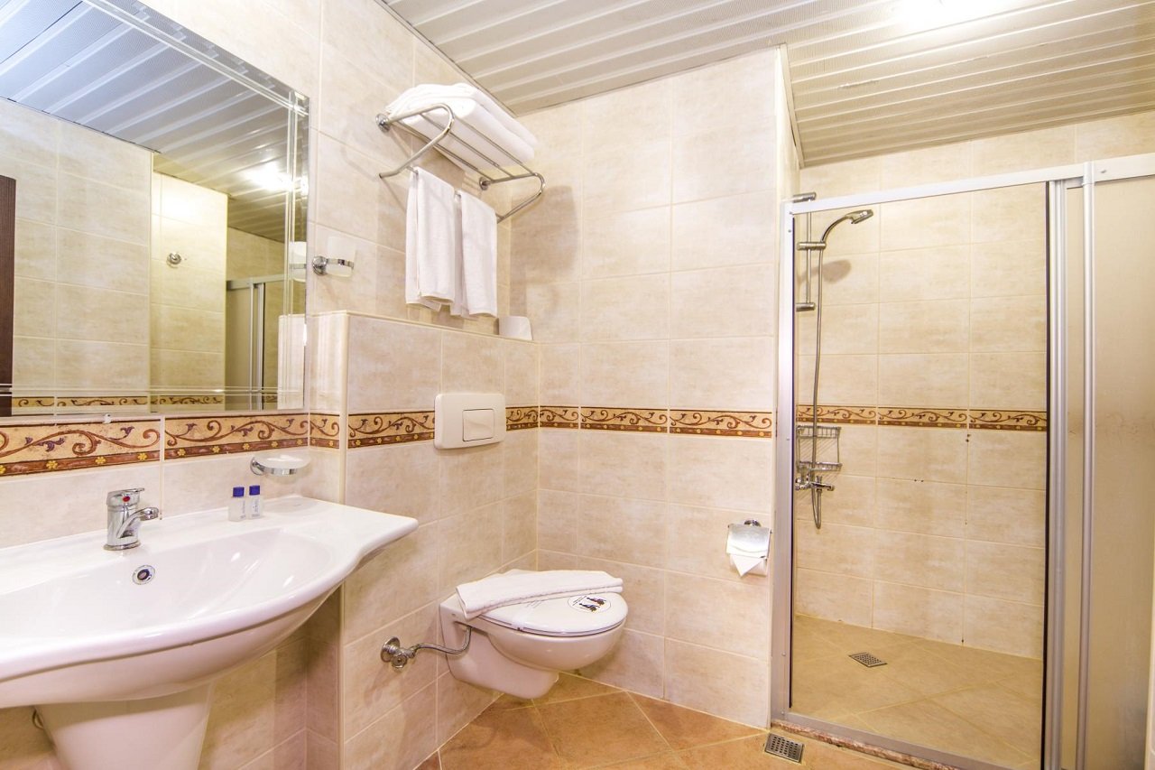 HOTEL KLEOPATRA ROYAL PALM 14 – 19 LAT