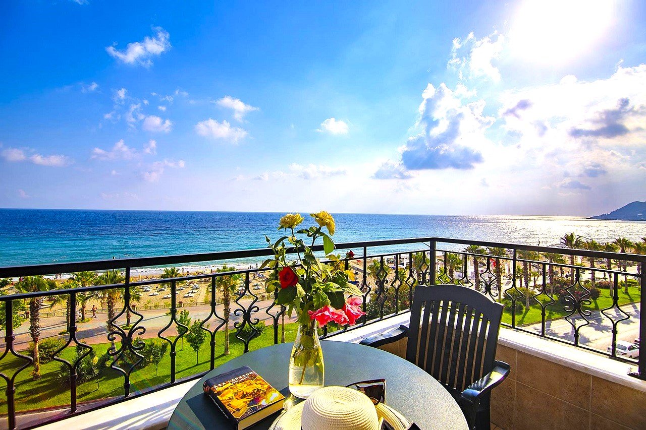 HOTEL KLEOPATRA ROYAL PALM 14 – 19 LAT
