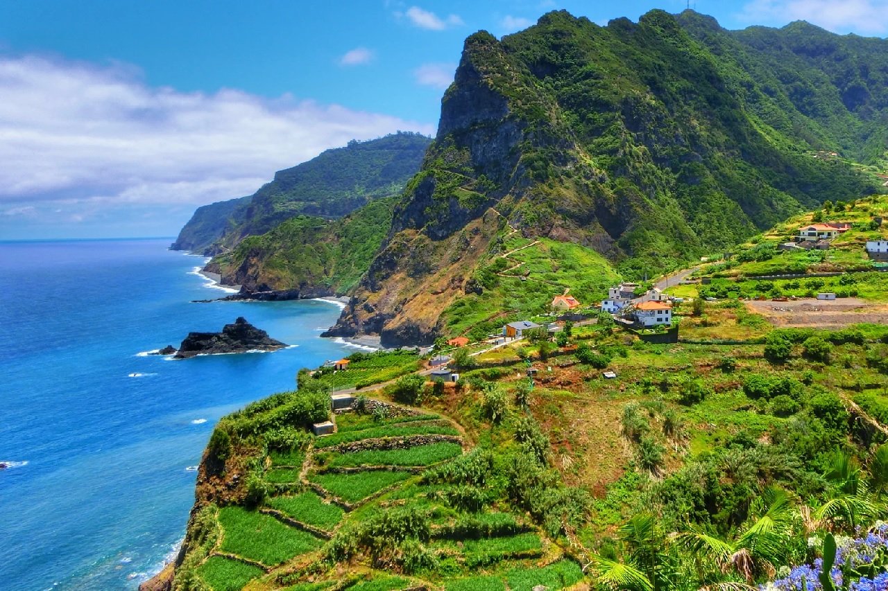 MADEIRA WYSPA WIECZNEJ WIOSNY
